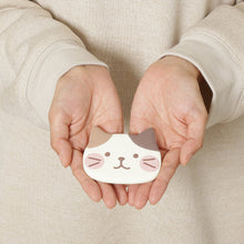 將圖片載入圖庫檢視器 【預訂】Fuku Fuku Nyanko 日本正版 貓咪面紅臉頰隨身鏡- 三款可選
