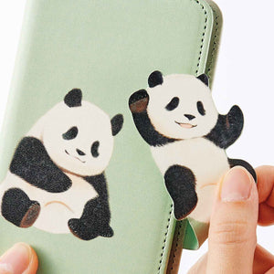 【預訂】 Felissimo YOU+MORE! 日本正版 互相耍鬧的雙胞胎大熊貓 筆記本型智能手機保護套 - 小/大 可選