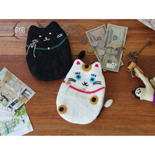 將圖片載入圖庫檢視器 TOMO CORPORATION 日本直送 招財白貓造型羊毛氈拉鍊收納包
