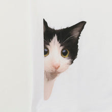 將圖片載入圖庫檢視器 TOMO CORPORATION 日本直送 原創「Peeking Cat 偷望的貓咪」八分貓插畫白色T恤（ S Size）
