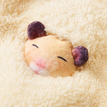 將圖片載入圖庫檢視器 Felissimo YOU+MORE! 日本正版 埋在木屑中睡覺的倉鼠手帕毛巾仔 - 四款可選
